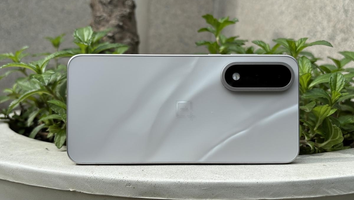31,999 में धमाका OnePlus Nord 5 में 144Hz डिस्प्ले और Snapdragon 8s Gen 3 चिपसेट