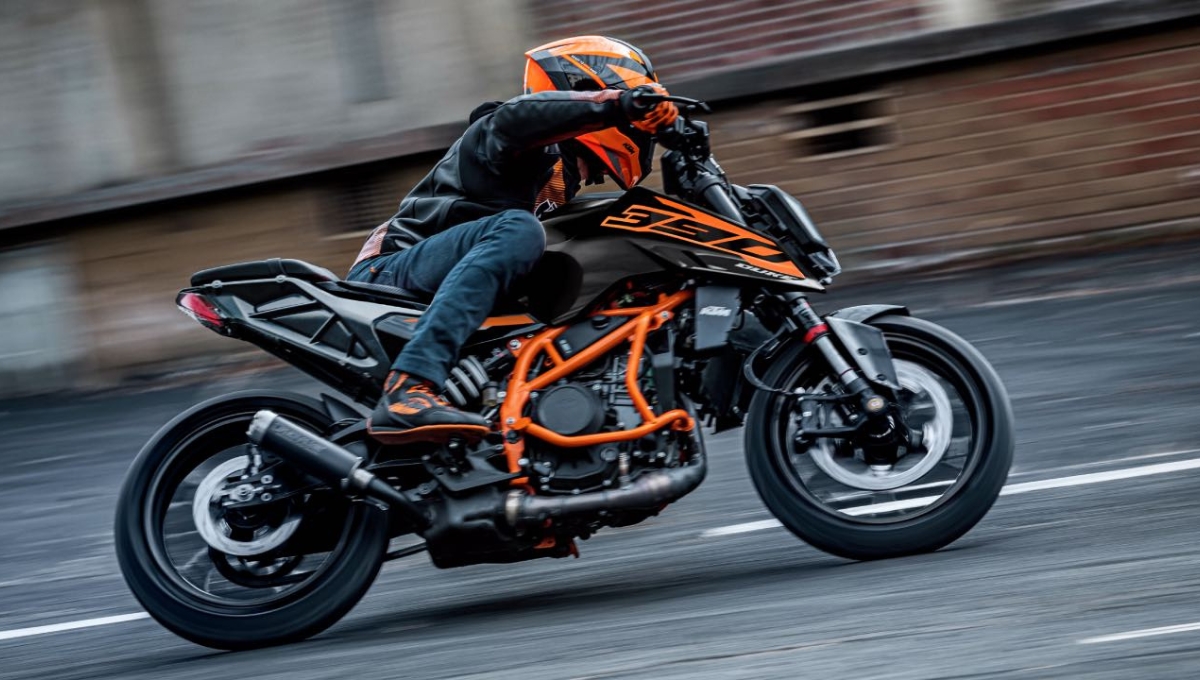 KTM 390 Duke 2025: 167 km/h टॉप स्पीड, दमदार फीचर्स और 3.11 लाख की कीमत