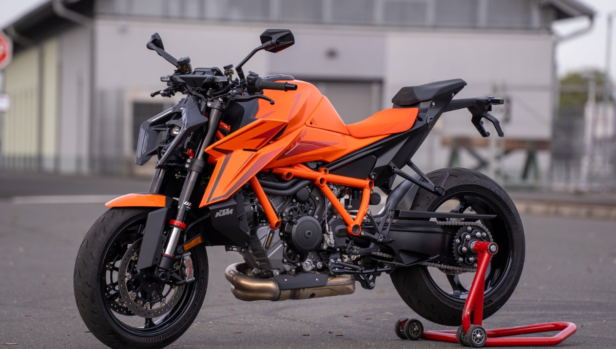KTM 1390 Super Duke R: नई सुपरबाइक 18.50 लाख में, LED लाइट्स और TFT कंसोल के साथ