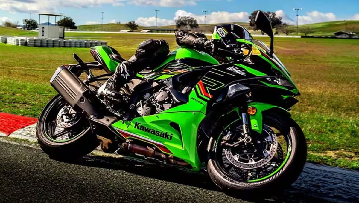 Kawasaki Ninja ZX-6R: 11.09 लाख में मिले TFT डिस्प्ले, Dual ABS और 636cc का पावरफुल इंजन