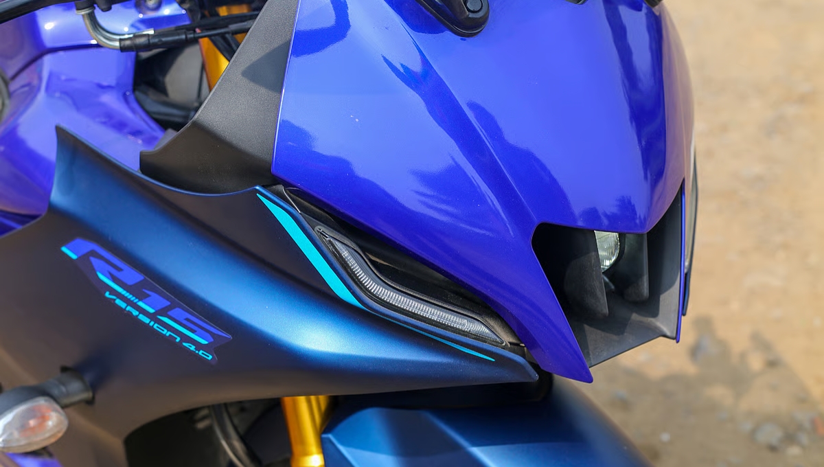 Yamaha R15 V4: आई 140kmph की रफ्तार और डुअल ABS के साथ कीमत 1.82 लाख से शुरू