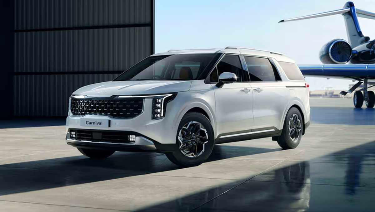 Kia Carnival: की शानदार वापसी धांसू फीचर्स और 30 लाख की शुरूआती कीमत में लक्ज़री का मज़ा