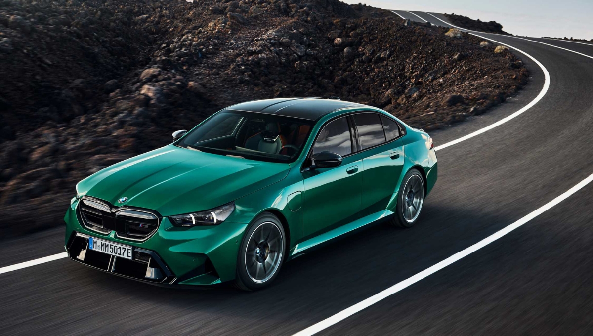 BMW M5: 2 करोड़ में मिल रही है 717bhp की ताकत और 49.75 kmpl का माइलेज