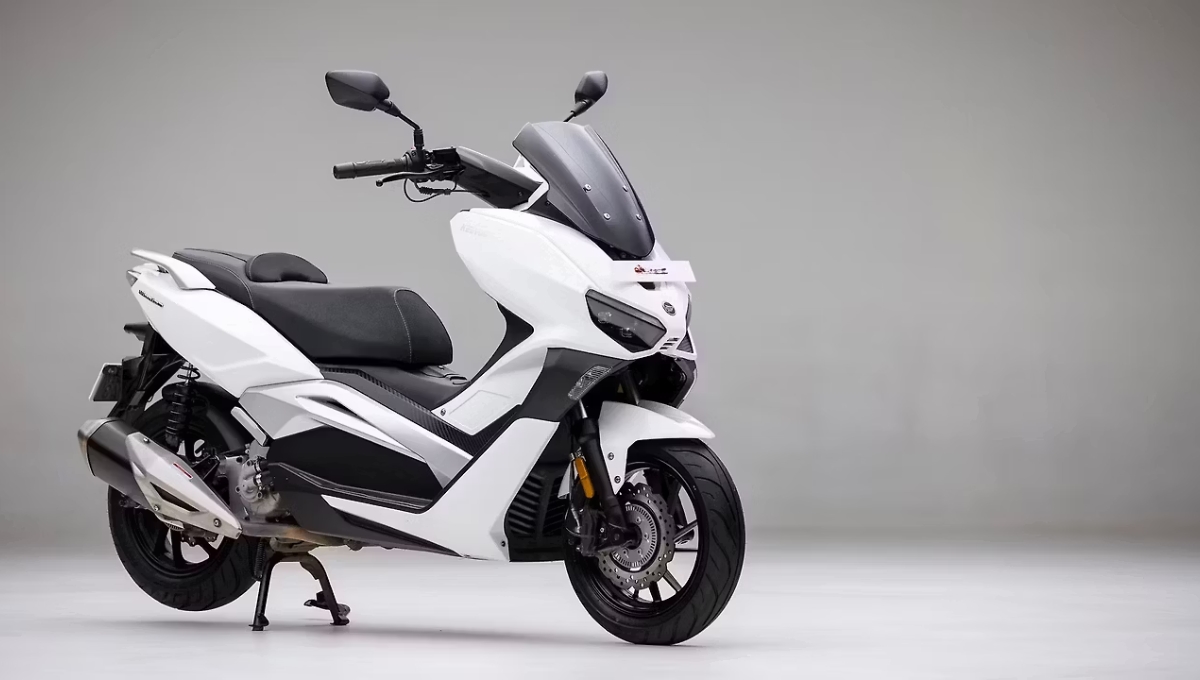 18.4 bhp पावर और डुअल चैनल ABS के साथ आया Keeway Vieste 300, कीमत 3.25 लाख से शुरू