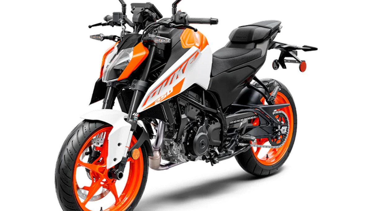 KTM 250 Duke: 2.39 लाख की कीमत में मिले LED लाइट्स, USB चार्जिंग और Supermoto ABS