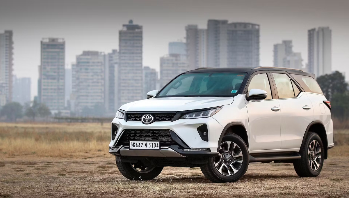 43.66 लाख में लीजिए दमदार Toyota Fortuner Legender जानिए क्या है इसमें खास फीचर्स