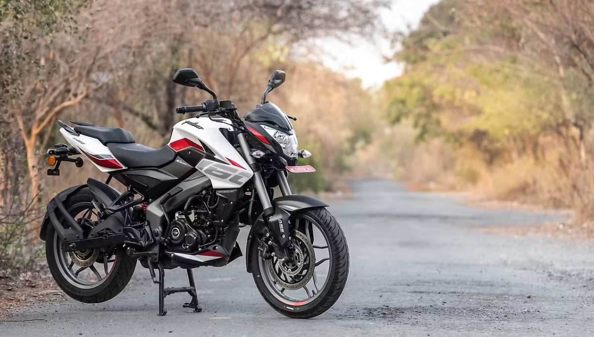 अब आई Bajaj Pulsar NS160 सिर्फ 1.25 लाख में, जानिए इसके नए एडवांस फीचर्स