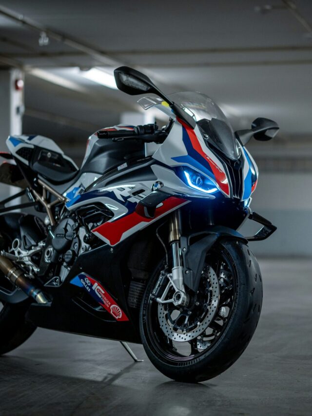 BMW S1000RR रफ्तार, शक्ति और स्टाइल का बेमिसाल मेल